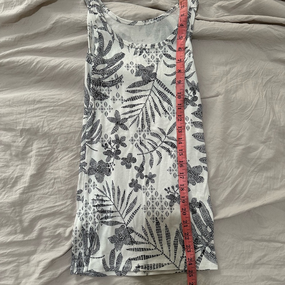 Floral Tank Top - Picture 4 of 5